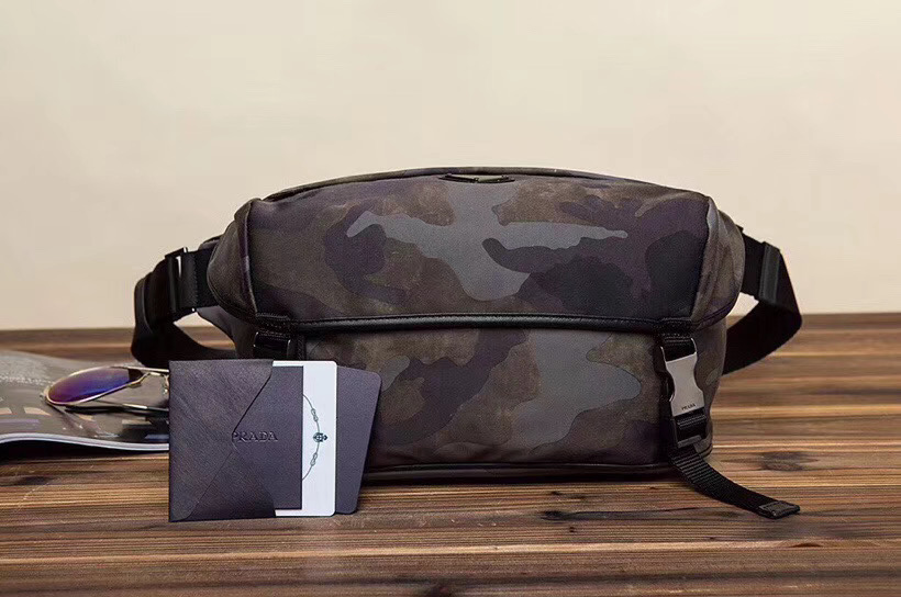 프라다 포코노 바이크백