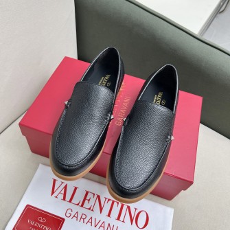 VALENTINO 발렌티노 무로고 시그니처 남성로퍼 hk252123