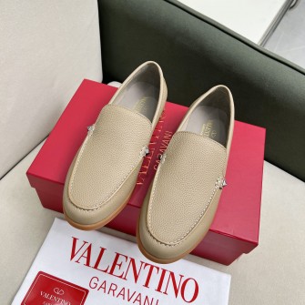 VALENTINO 발렌티노 무로고 시그니처 남성로퍼 hk252123