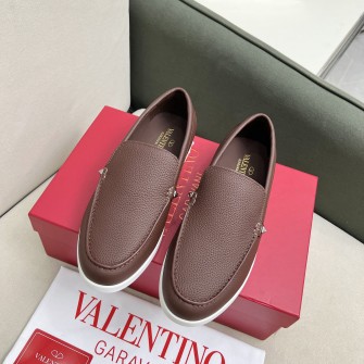 VALENTINO 발렌티노 무로고 시그니처 남성로퍼 hk252123