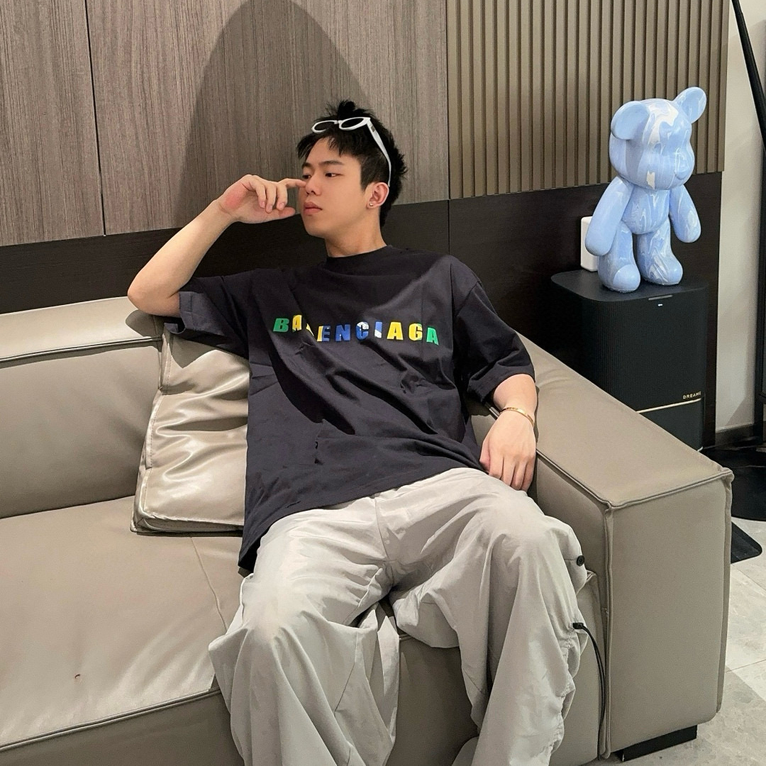 BALENCIAGA 발렌시아가 반팔티 2505021848