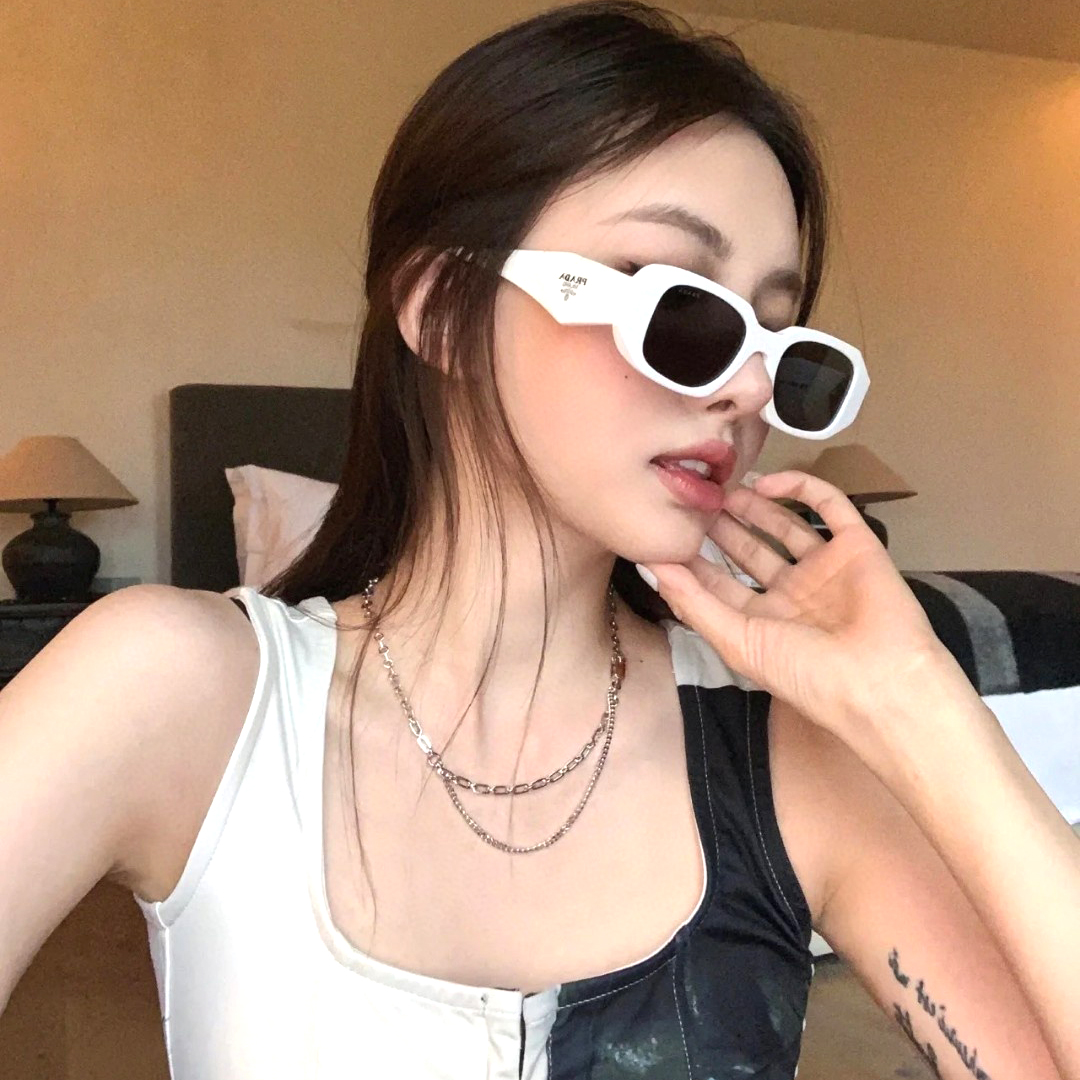 PRADA 프라다 선글라스 17W시리즈 2505061430