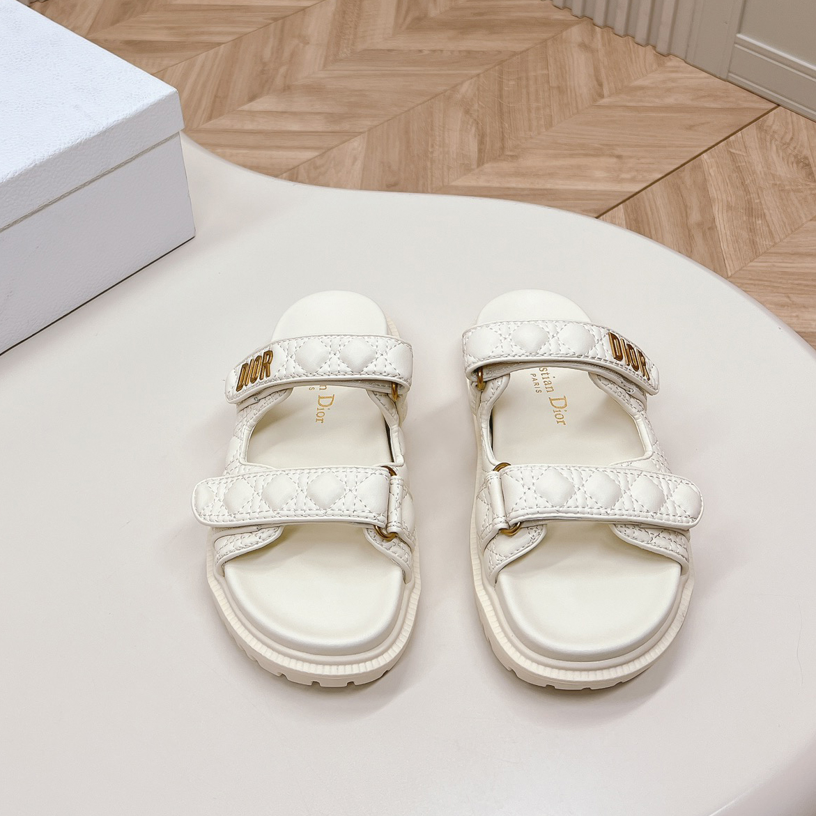 Dior 디올 플렛폼샌들 2507131554