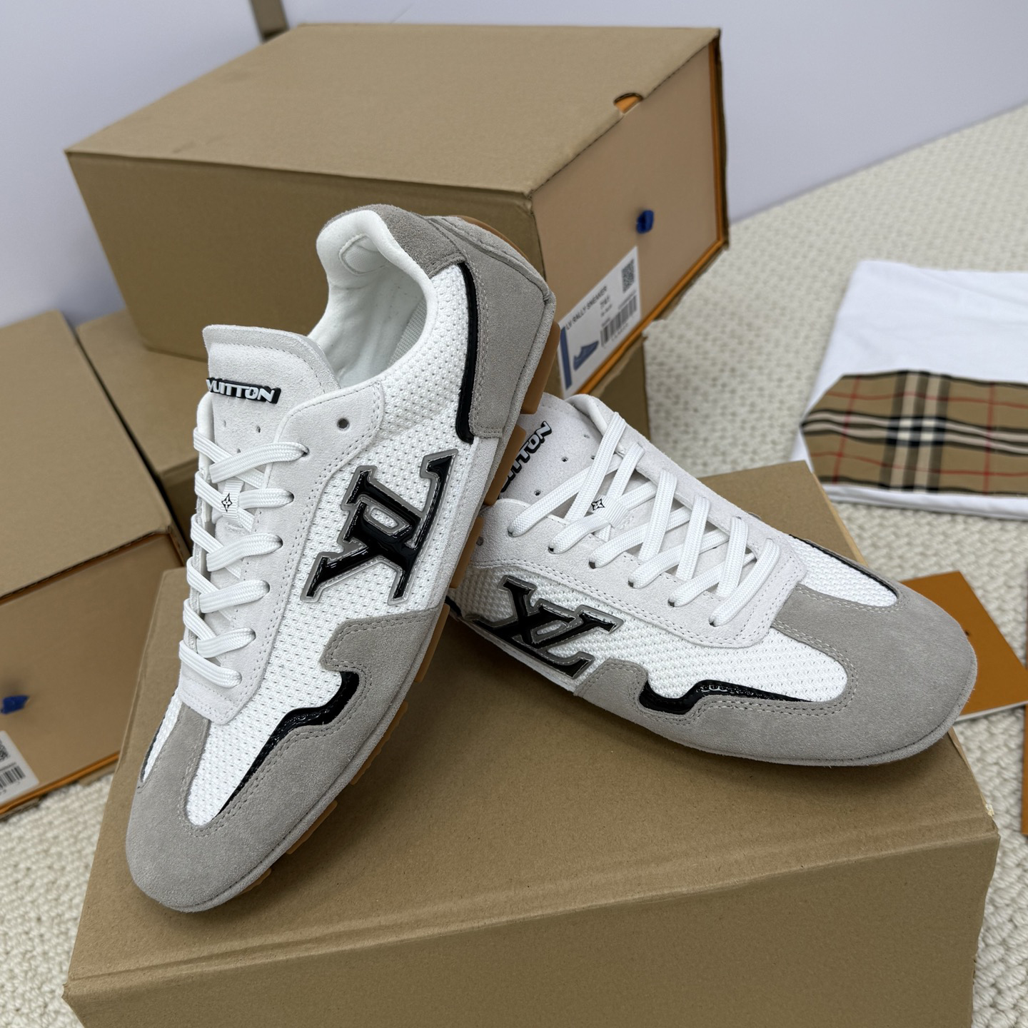 LOUIS VUITTON 루이비통 스니커즈 2507151521