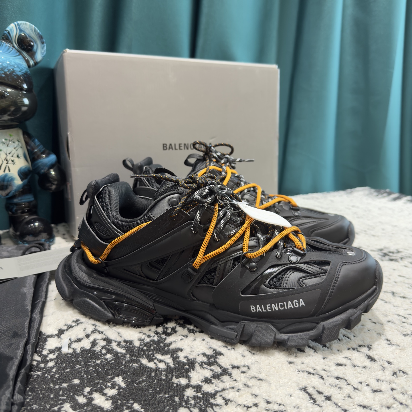 BALENCIAGA 발렌시아가 Track Trail Laces 운동화 DF510540