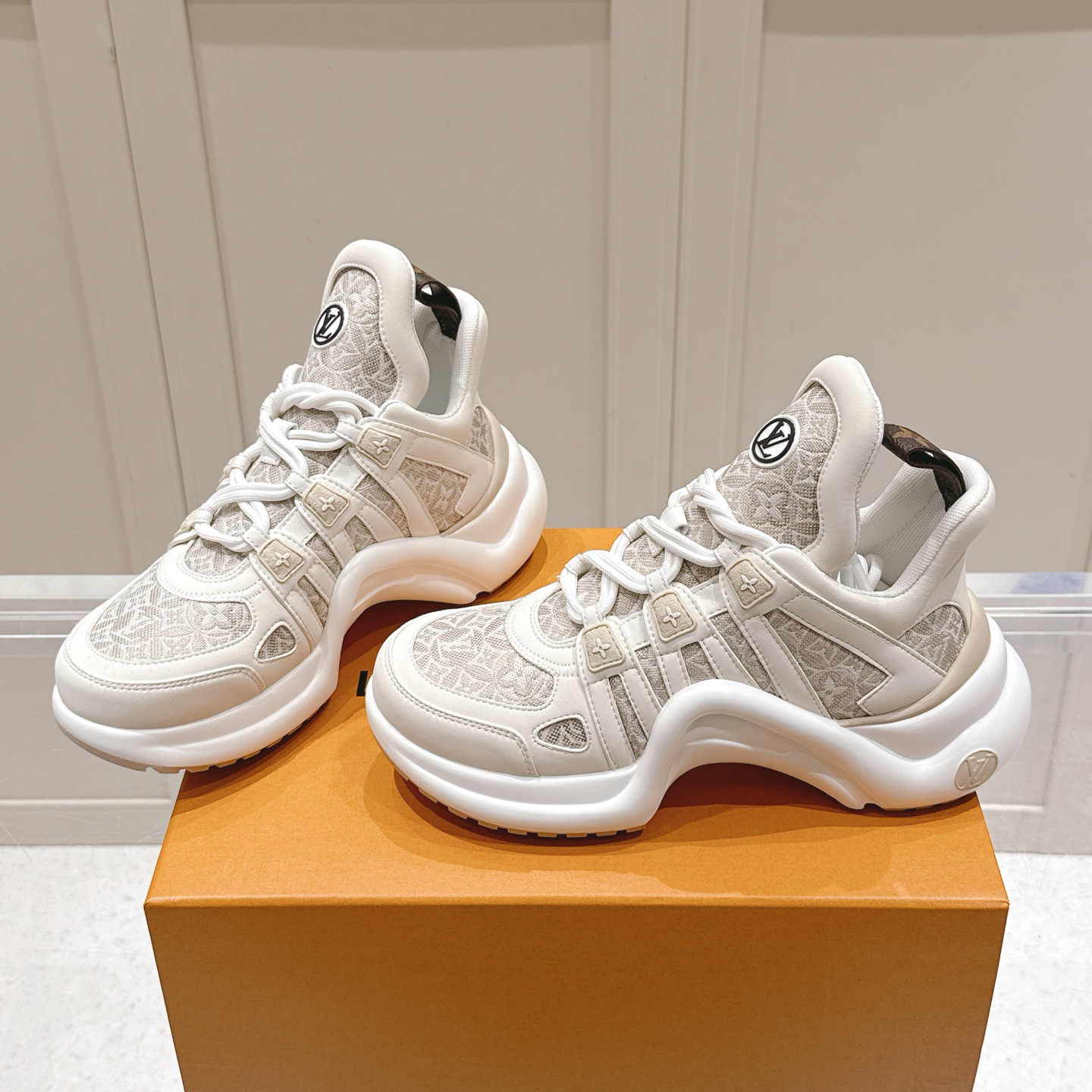 LOUIS VUITTON 루이비통 스니커즈 2507141745