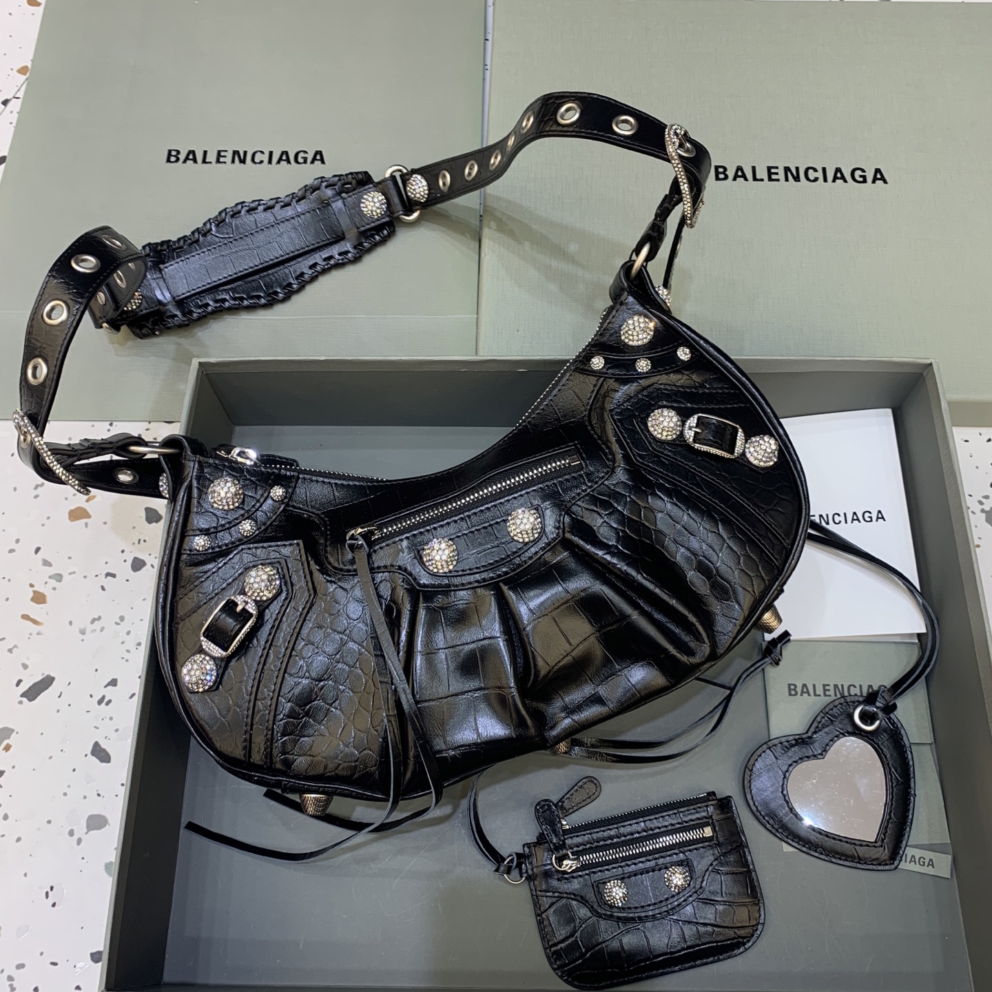 BALENCIAGA 발렌시아가 33cm