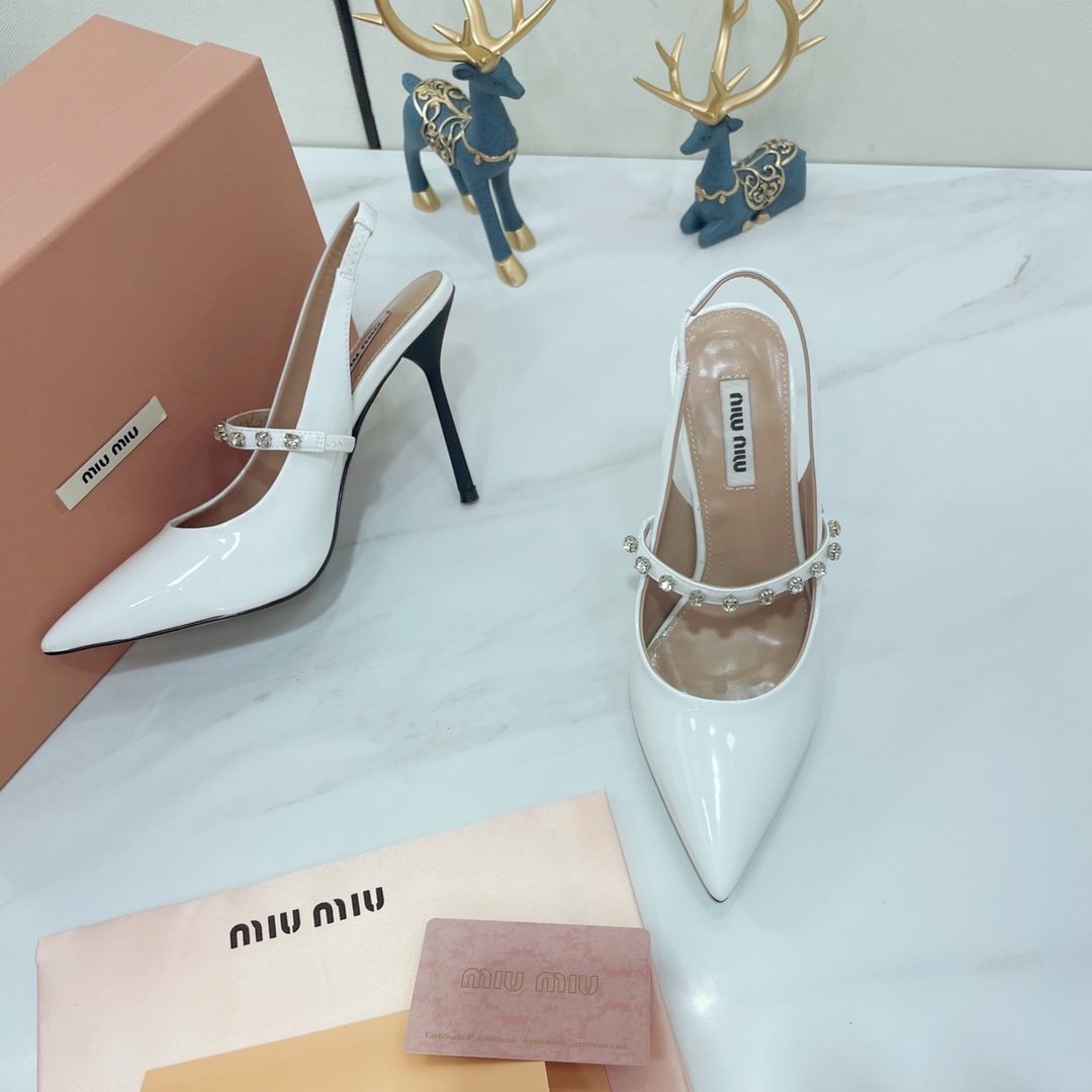 미우미우 [MIUMIU]