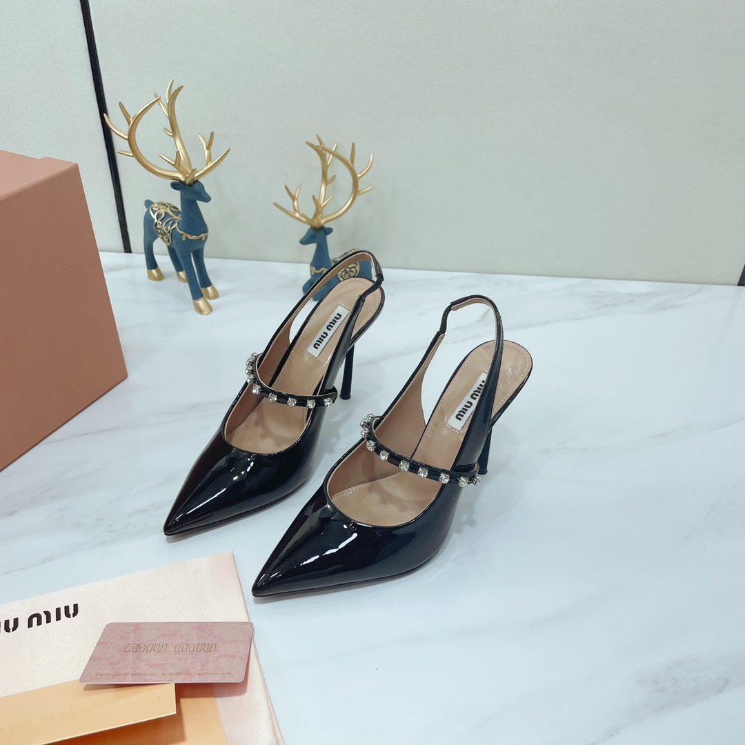 미우미우 [MIUMIU]