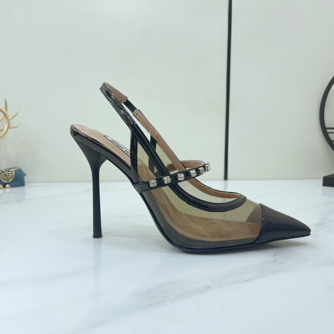 미우미우 [MIUMIU]