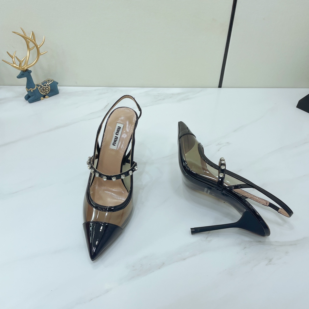 미우미우 [MIUMIU]