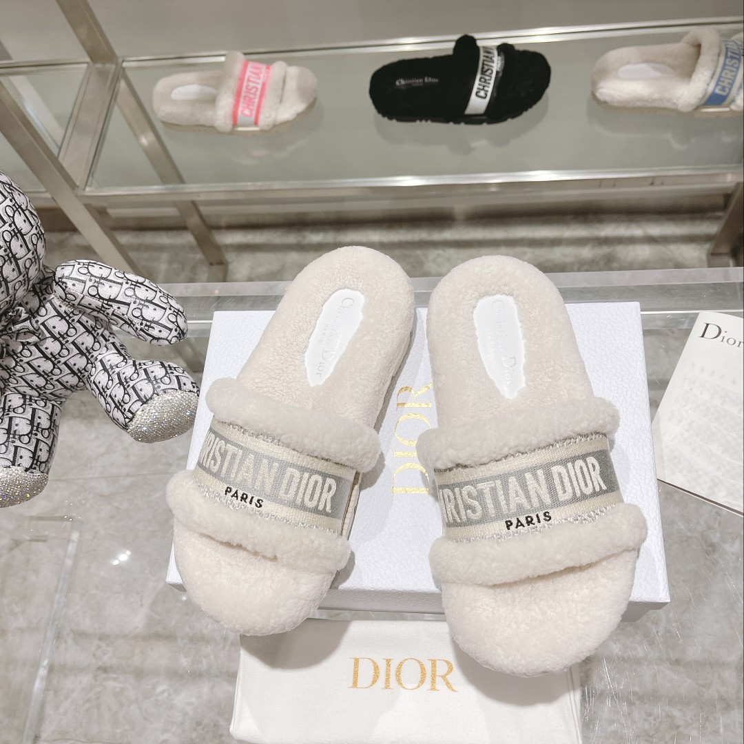 디올 [DIOR]