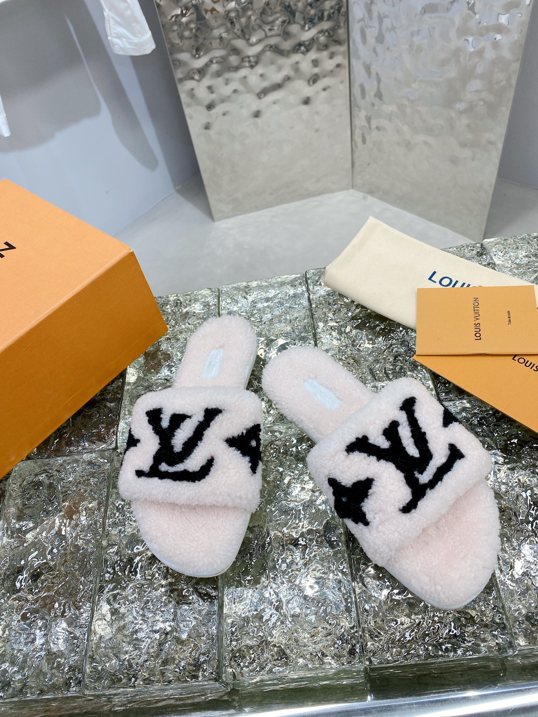 루이비통 [LOUIS VUITTON]