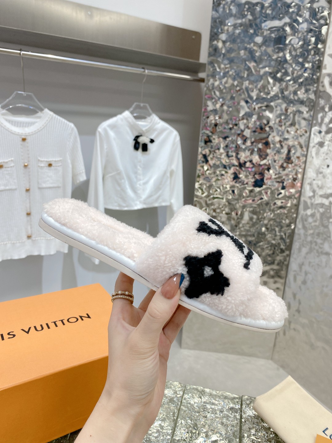 루이비통 [LOUIS VUITTON]