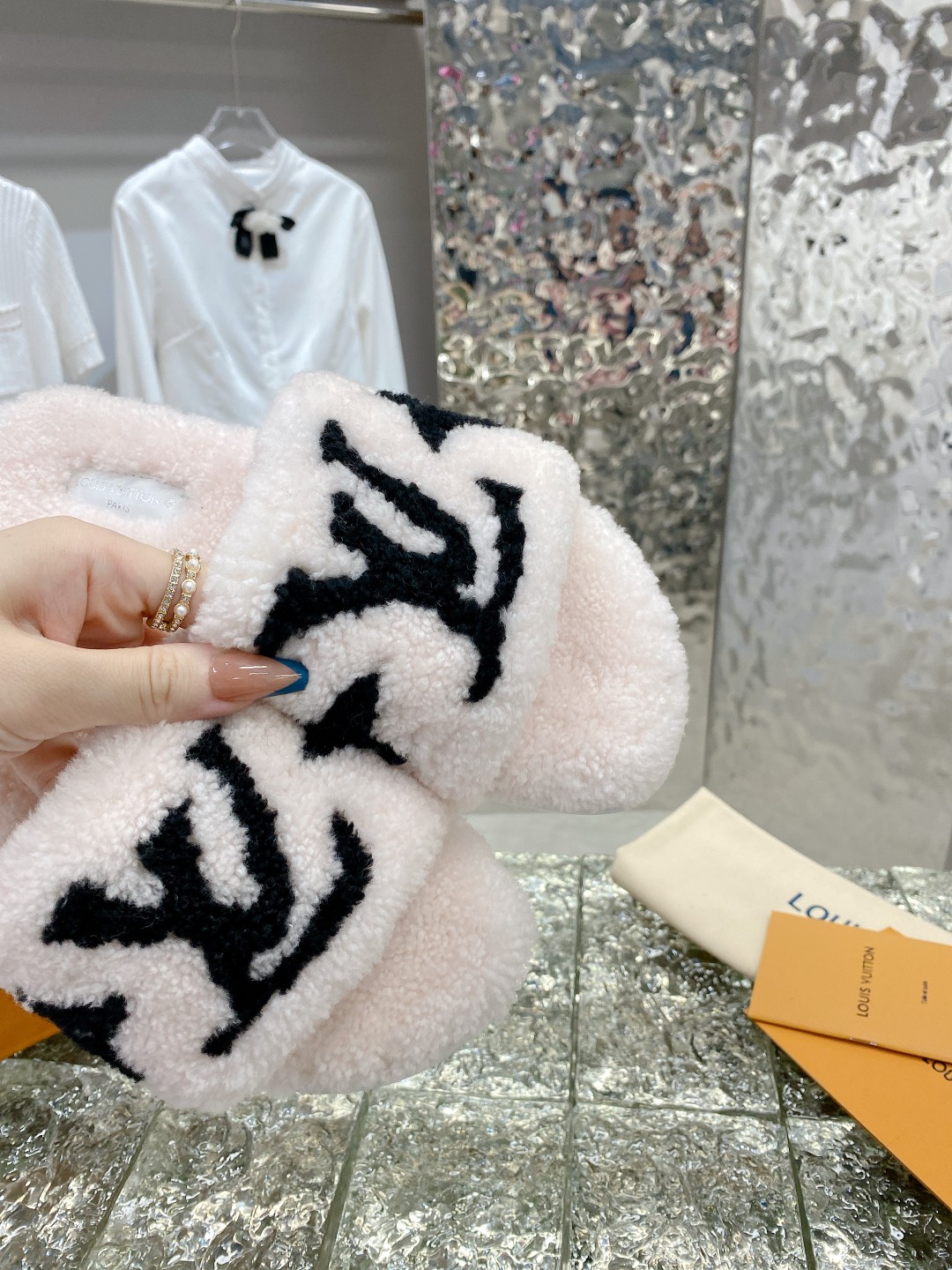 루이비통 [LOUIS VUITTON]