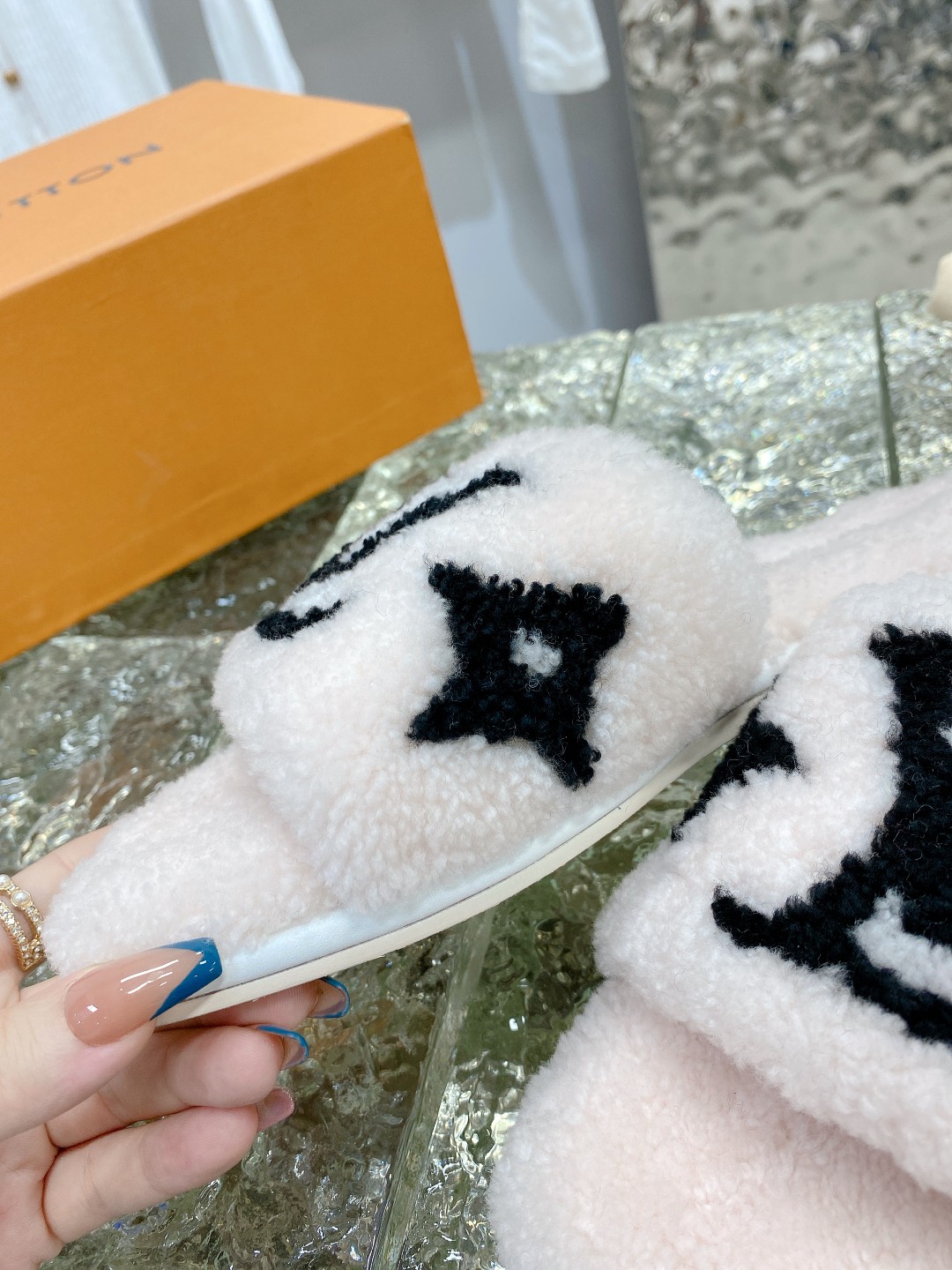 루이비통 [LOUIS VUITTON]