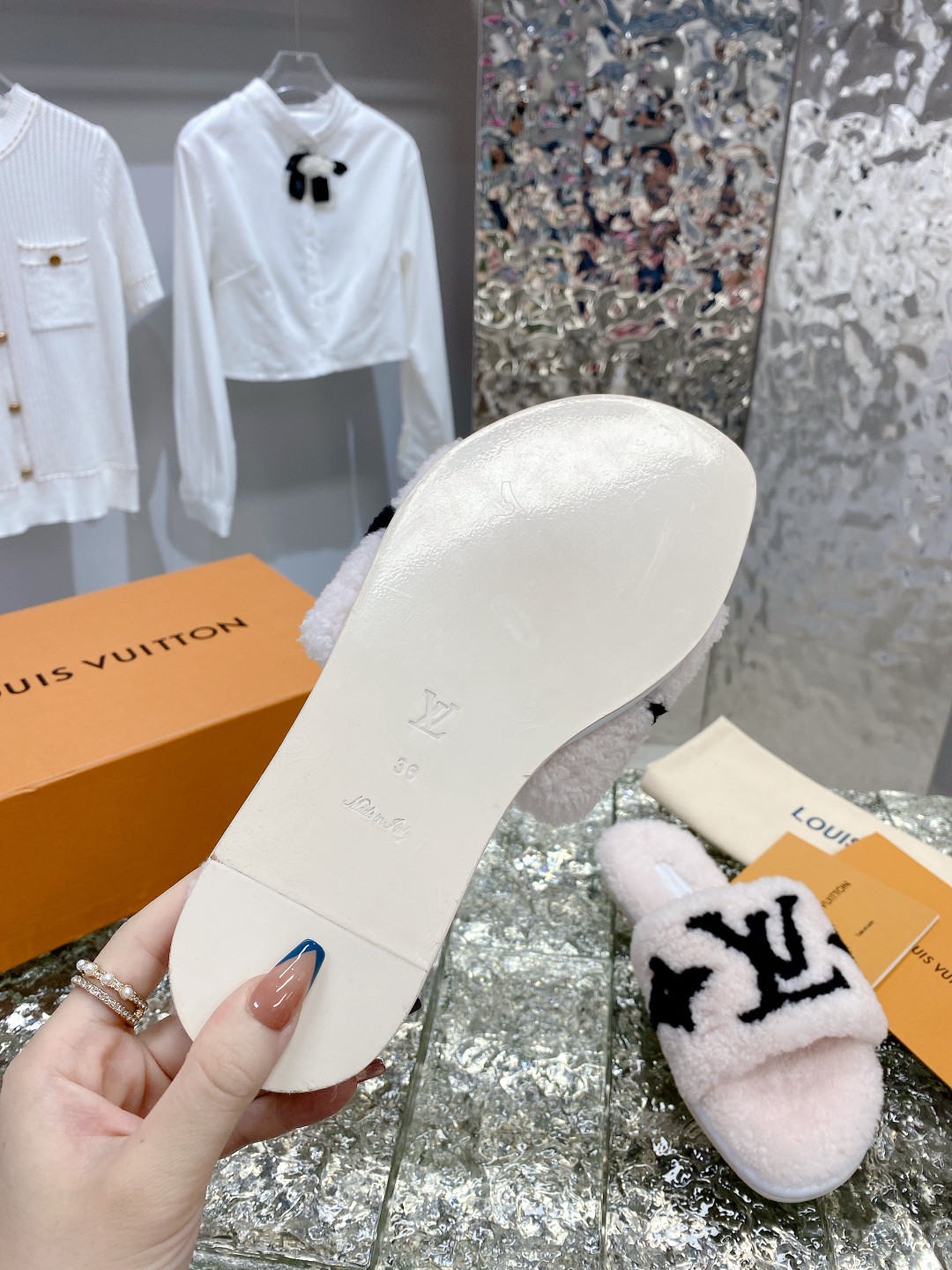 루이비통 [LOUIS VUITTON]