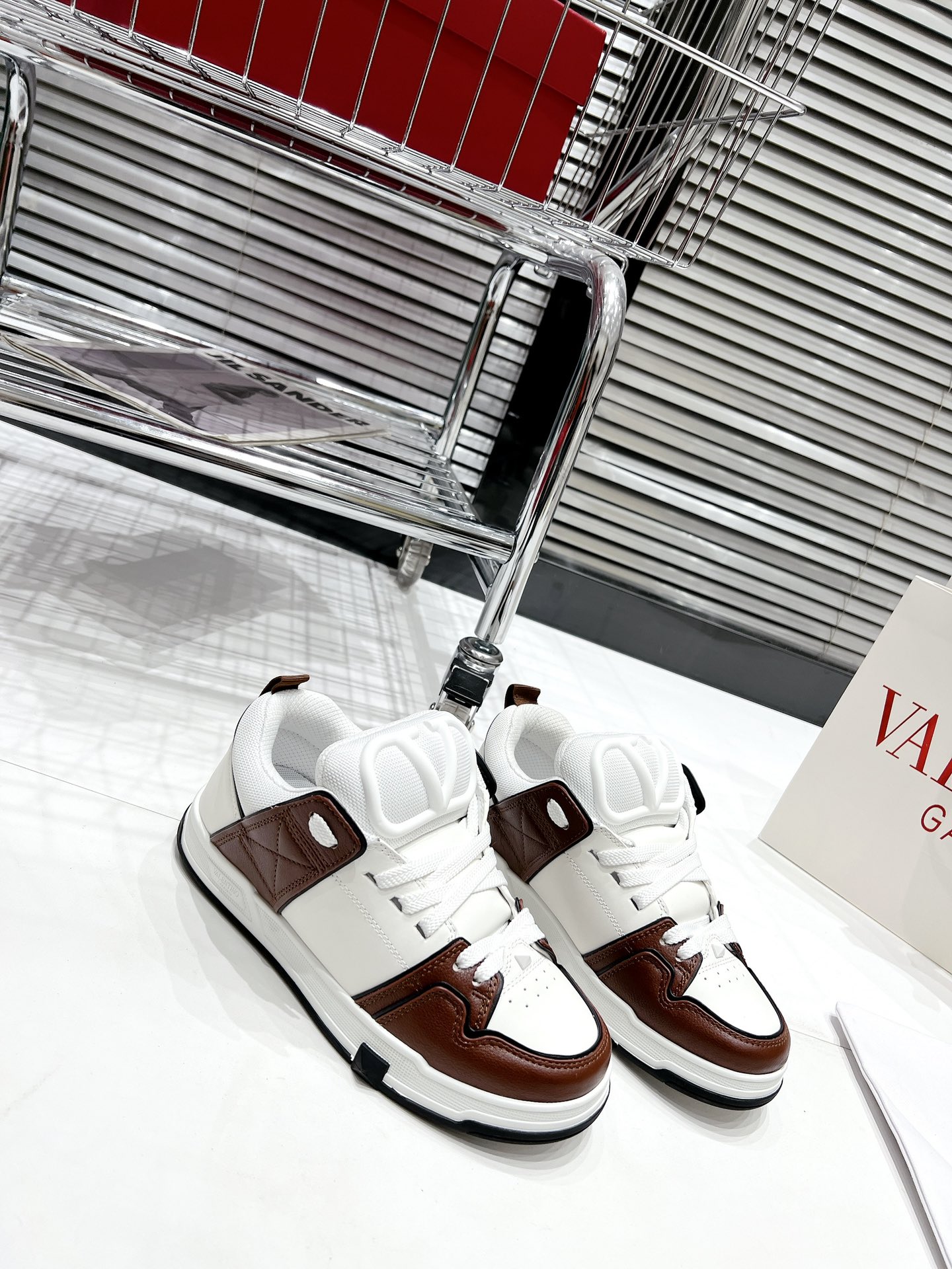 발렌티노 [VALENTINO]