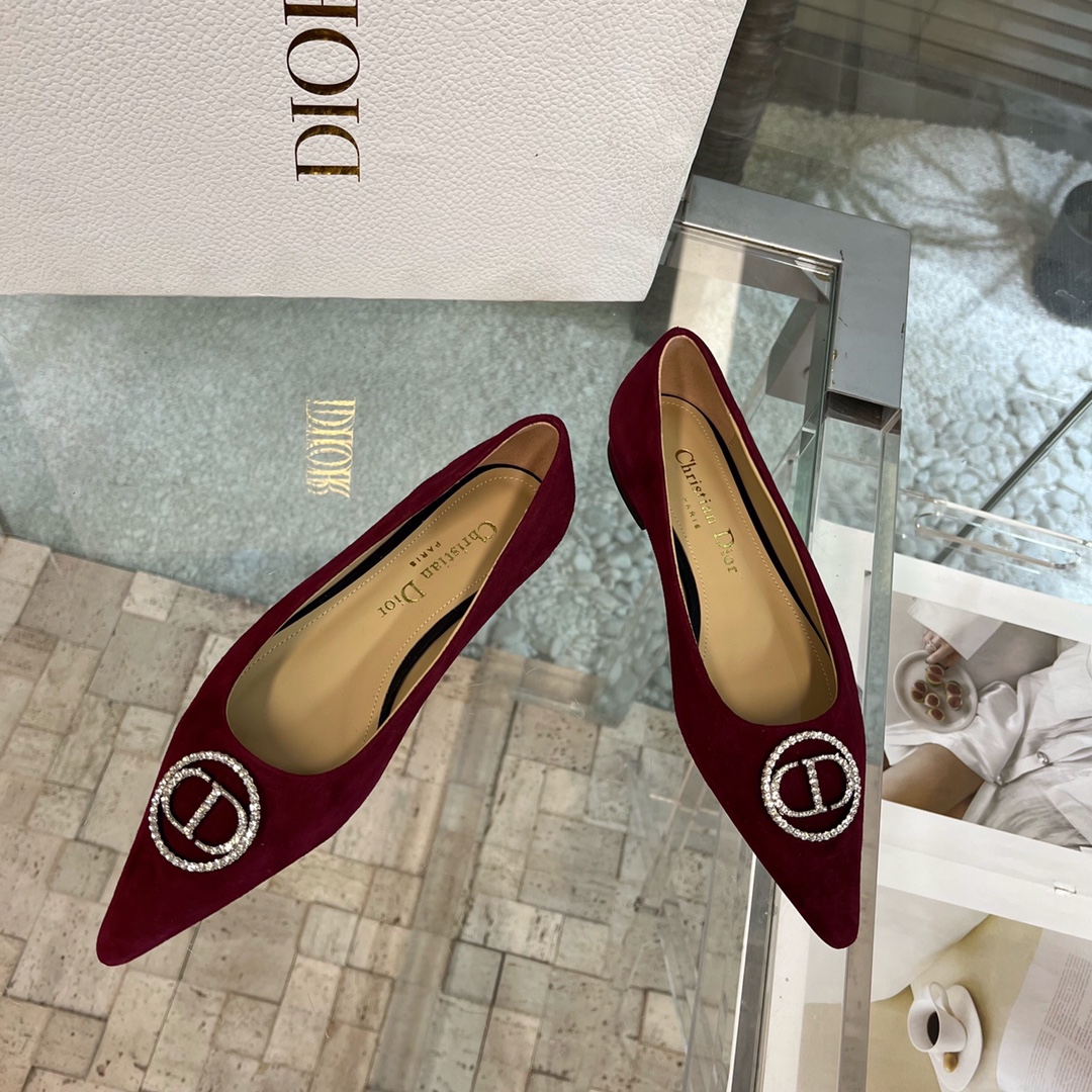 디올 [DIOR]