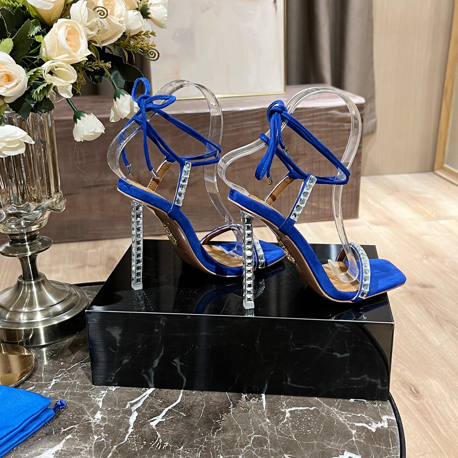 AQUAZZURA