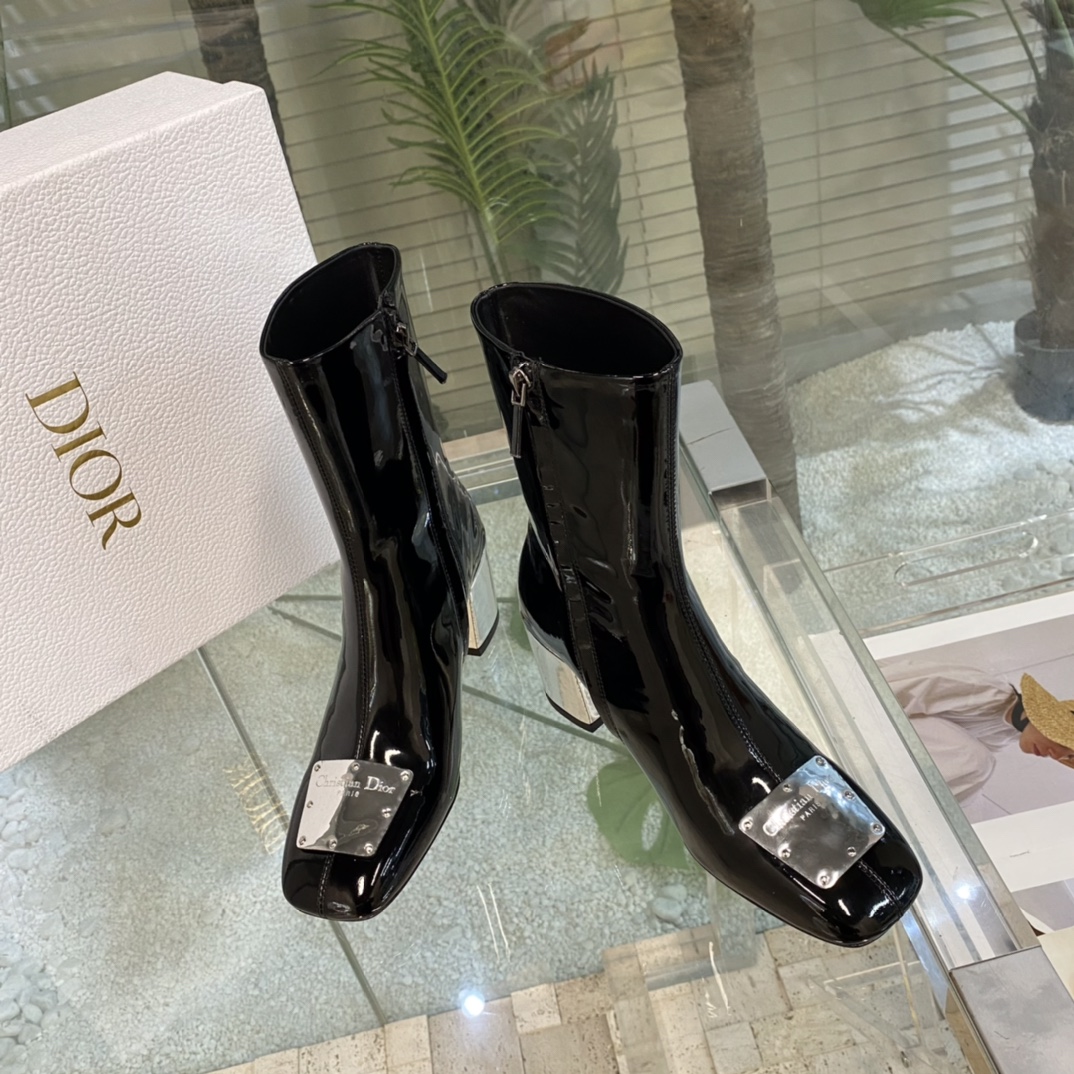 디올 [DIOR]