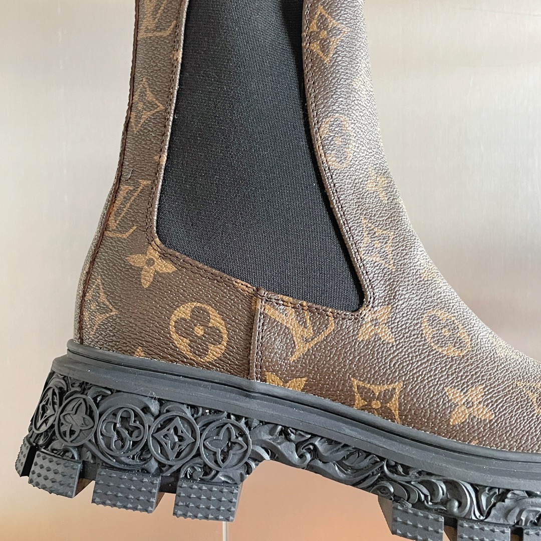 LOUIS VUITTON 루이비통 230110255