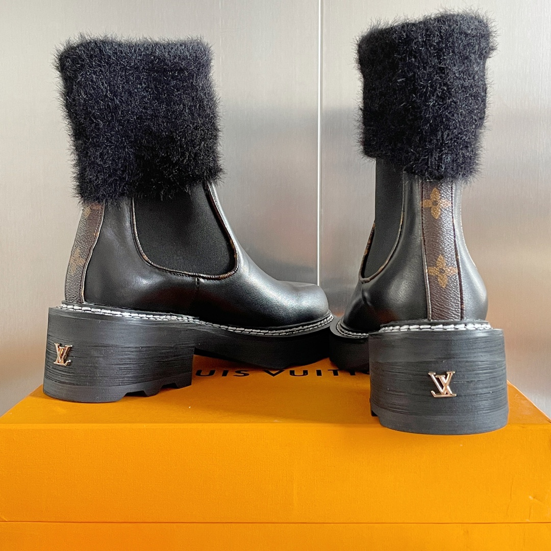 LOUIS VUITTON 루이비통 230110256