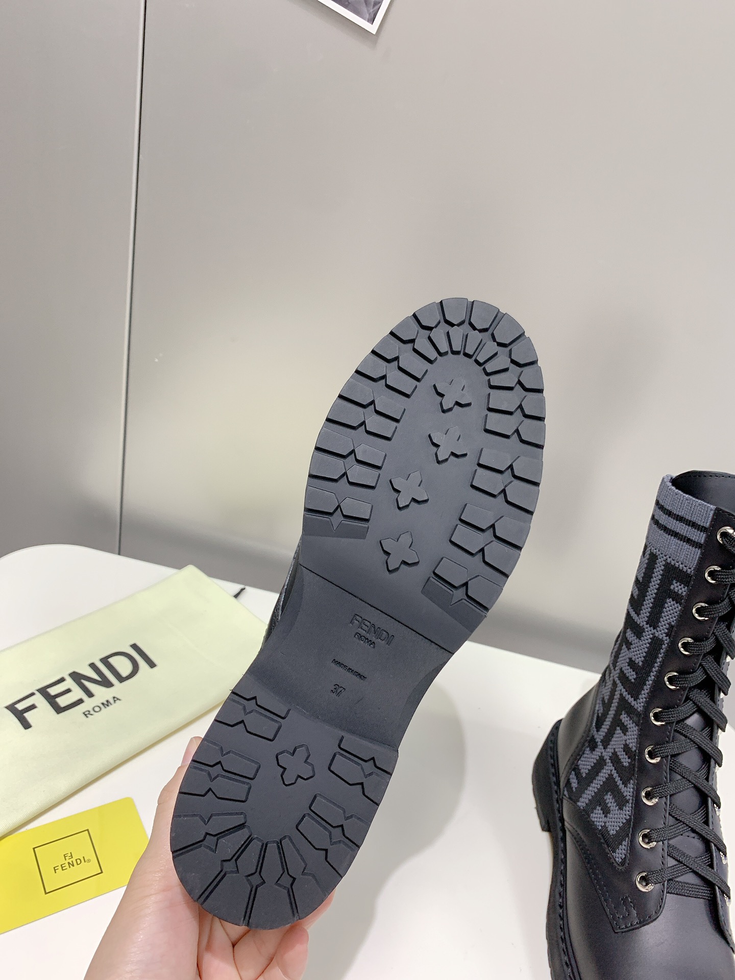 FENDI 펜디 230110436