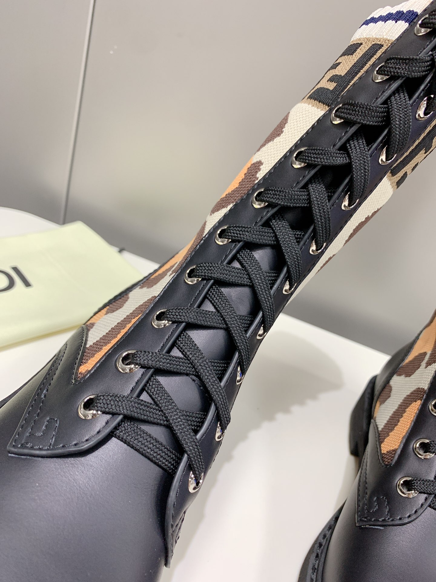 FENDI 펜디 230110438